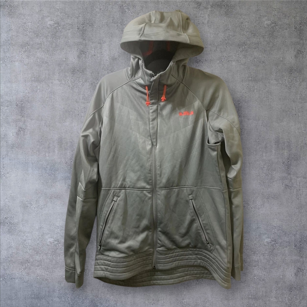 NIKE LEBRON JAMES THERMAL FIT ZIP UP JACKET!